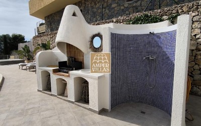 Фантастическая вилла с панорамным видом на море..